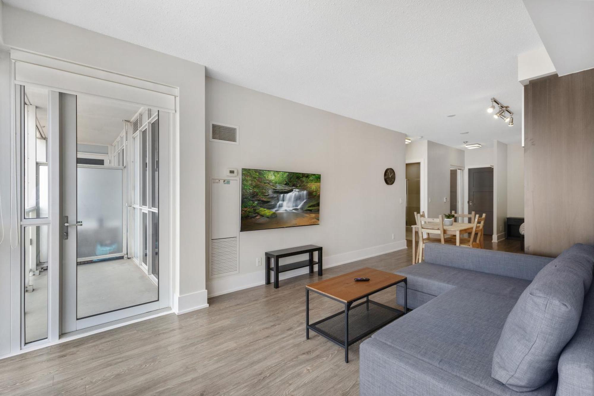 2Bedroom Cn Tower And Water Views - Free Parking - Rooftop Pool トロント エクステリア 写真