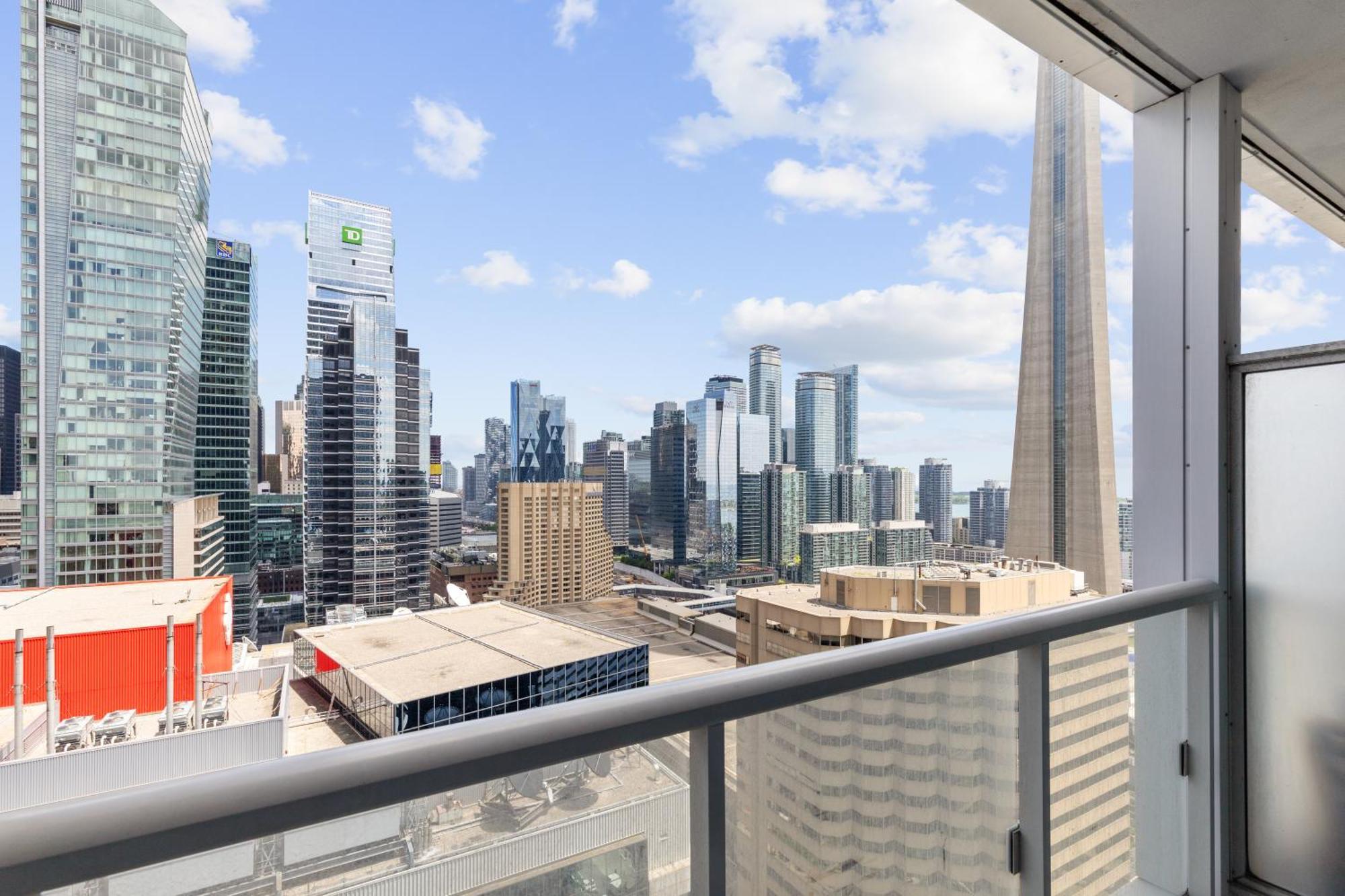 2Bedroom Cn Tower And Water Views - Free Parking - Rooftop Pool トロント エクステリア 写真