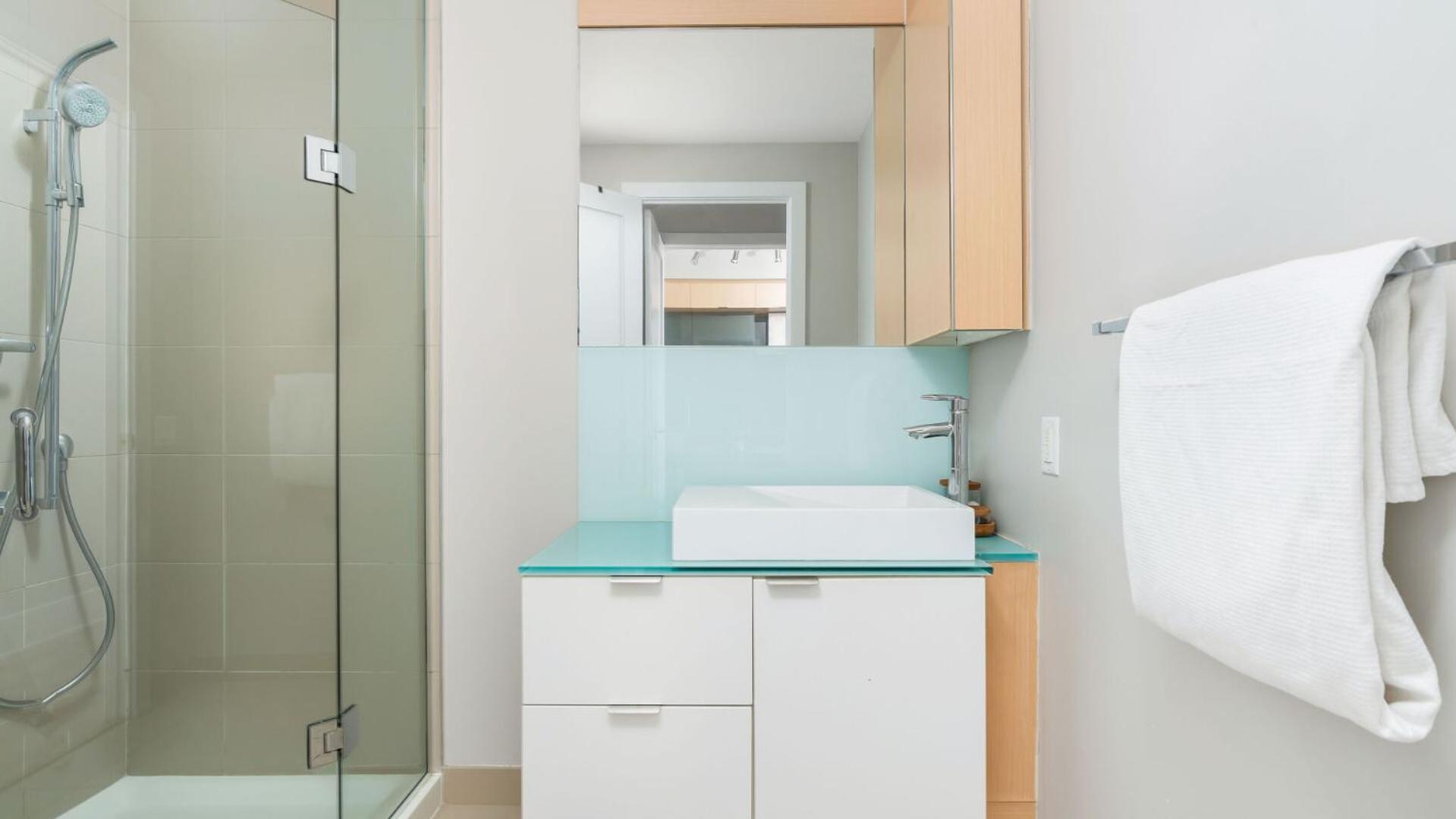 2Bedroom Cn Tower And Water Views - Free Parking - Rooftop Pool トロント エクステリア 写真